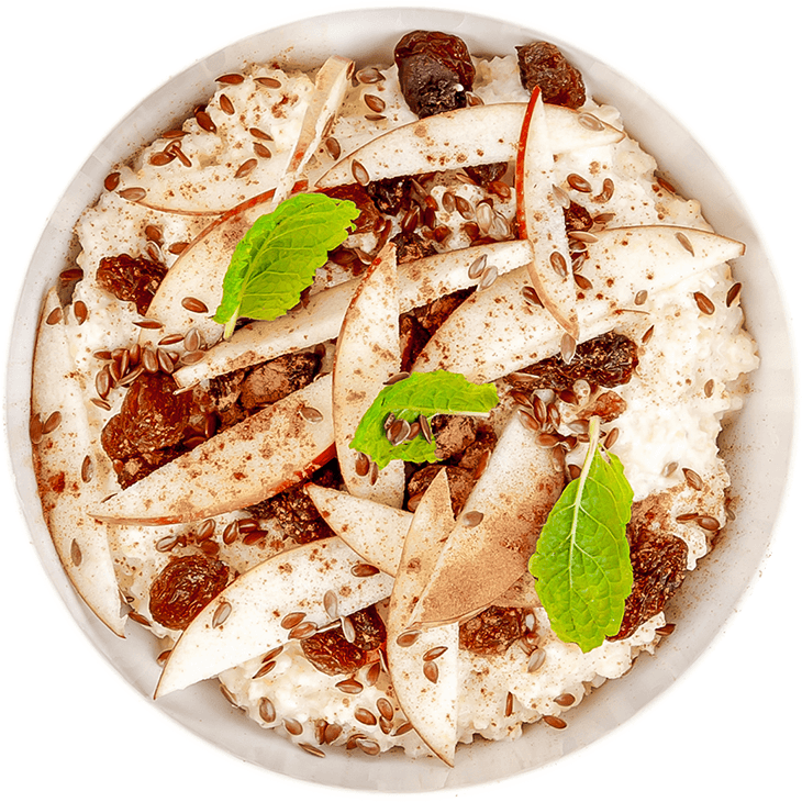 Millet porridge with milk, apple, cinnamon and raisins
