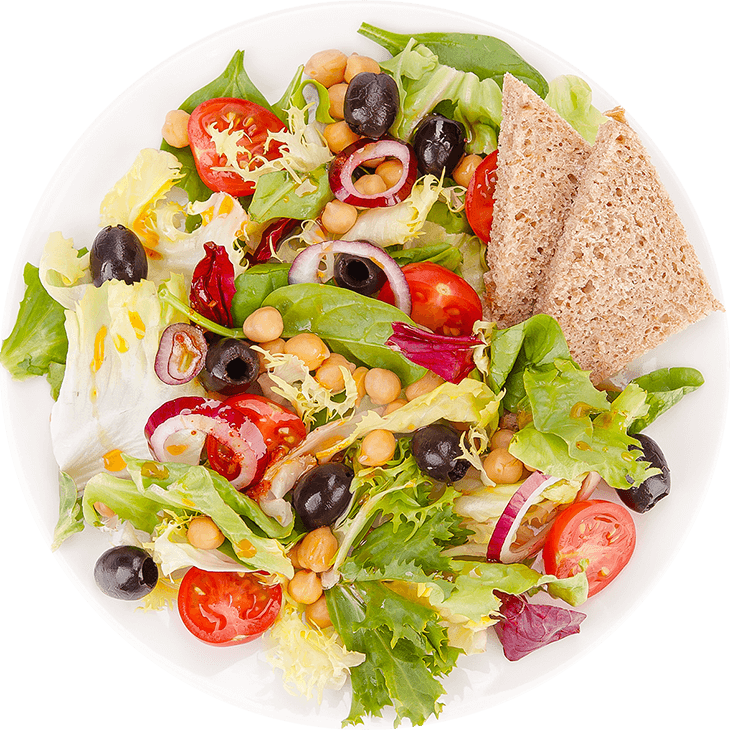 Салат с нутом, оливками и помидорами