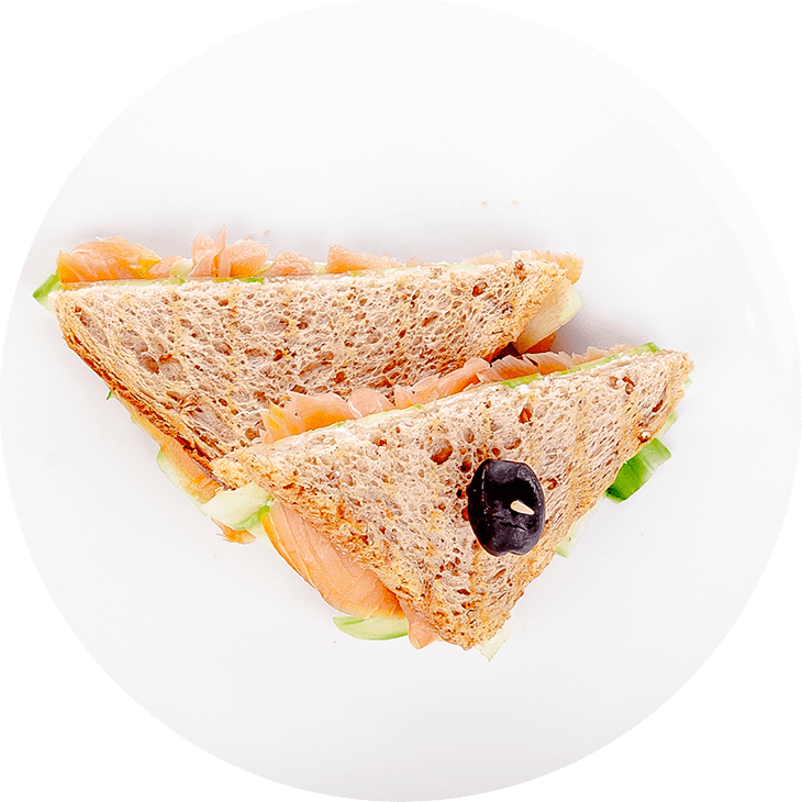 Sandwich with salmon, cream cheese and cucumber