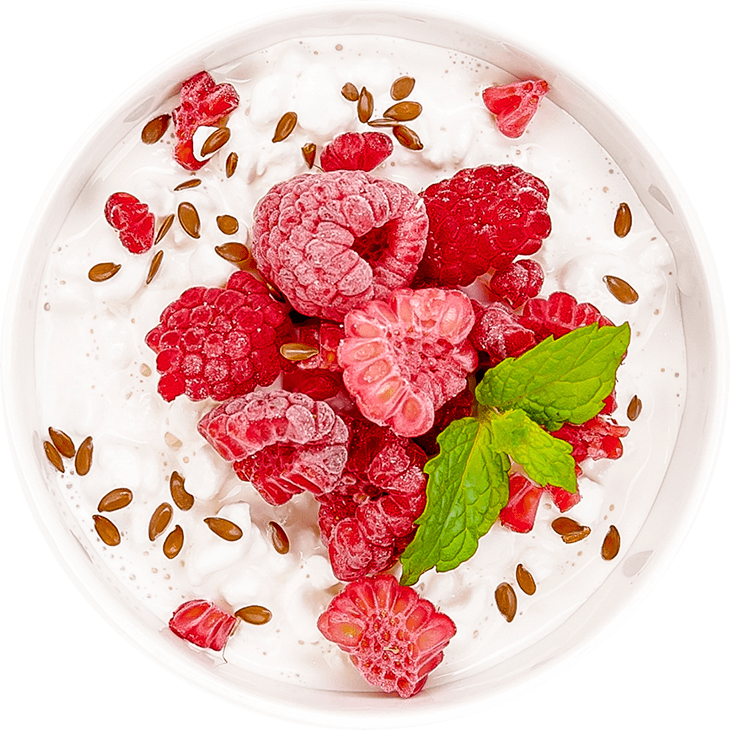 Cottage cheese with raspberries, mint and flaxseeds
